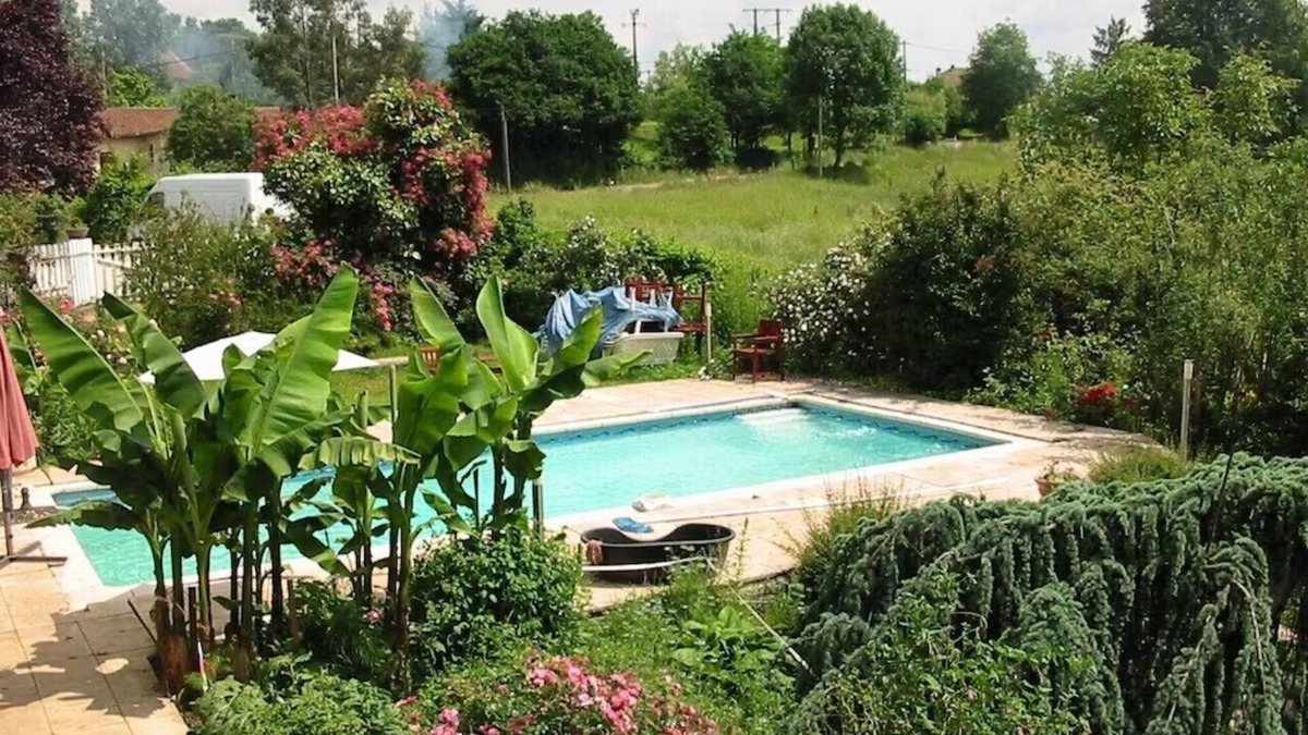 Saint-Etienne-de-Maurs Apartment | Apartment 'De Charme 4 Personnes' with Private Pool, Private Terrace and Wi-Fi