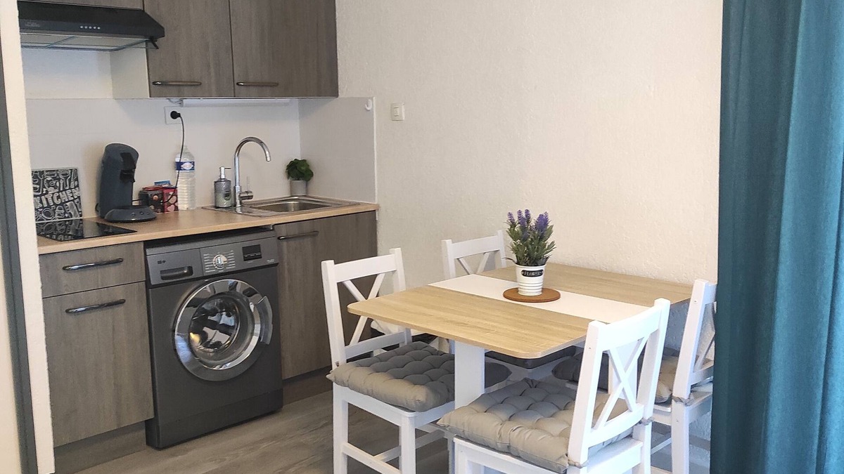 Saint-Mandrier-sur-Mer Apartment | Apartment in Saint-Mandrier-sur-Mer