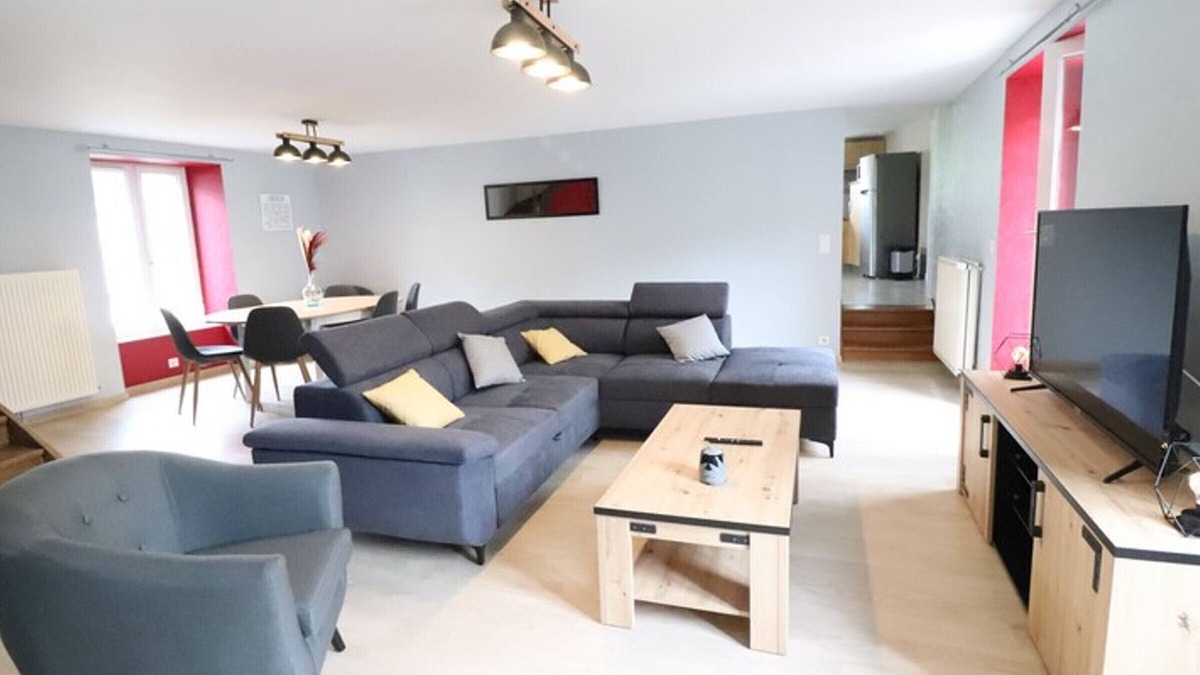 Saint-Martin-Valmeroux Apartment | Apartment Saint-Martin-Valmeroux, 4 bedrooms, 8 persons
