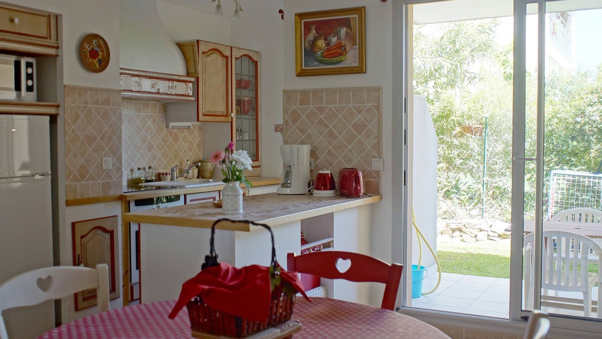 St.-Remy-de-Provence Apartment | Apartment * with terrace and swimming pool in secure luxury residence