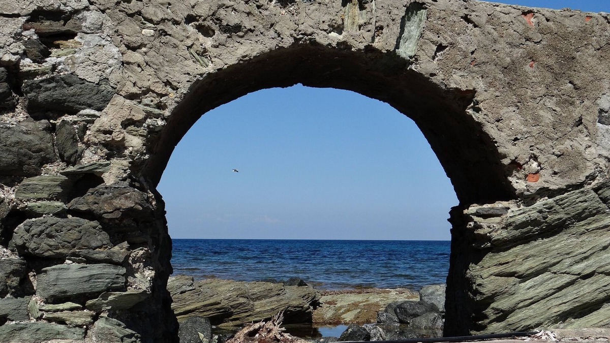 Santa-Lucia-di-Moriani Apartment | Apartment 6 persons with sea view swimming pools and mountains