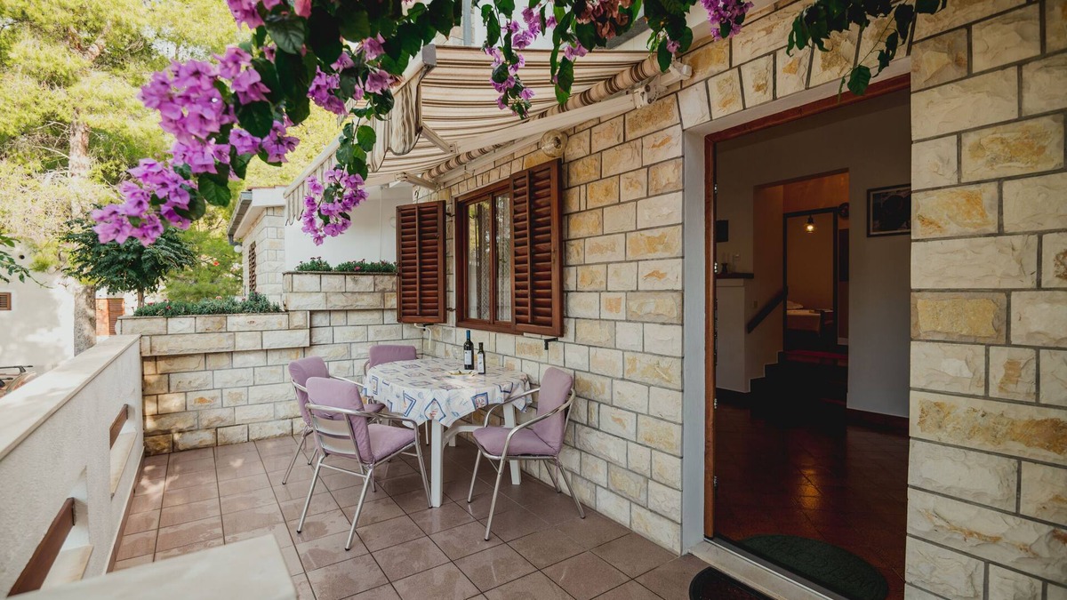 Ivan Dolac Apartment | Apartments Antun (33181-A1) - Ivan Dolac - island Hvar