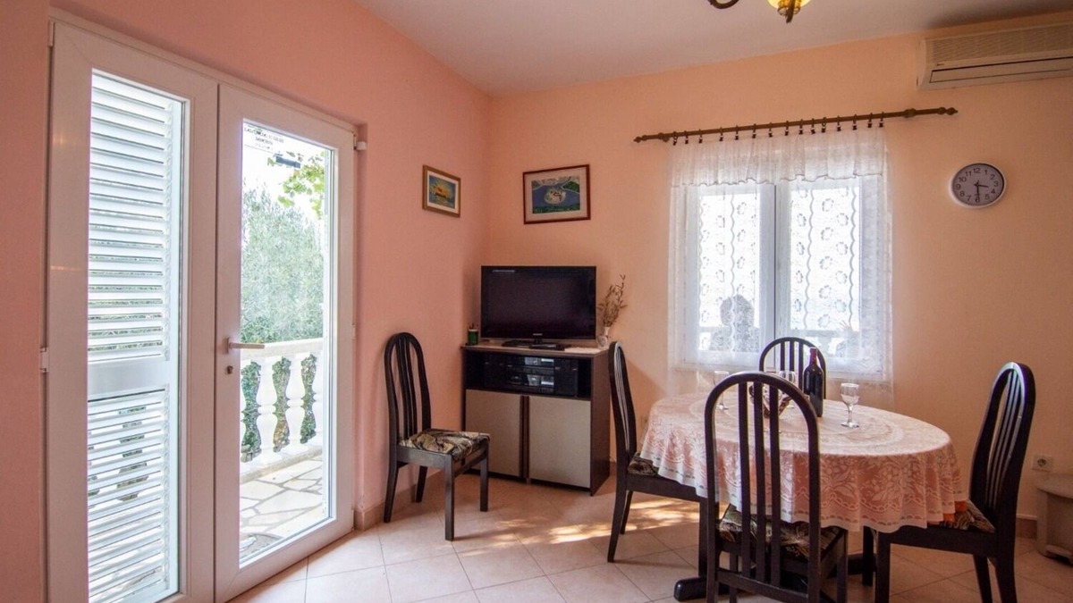 Stomorska Apartment | Apartments Mari (102711-A1) - Stomorska - island Solta
