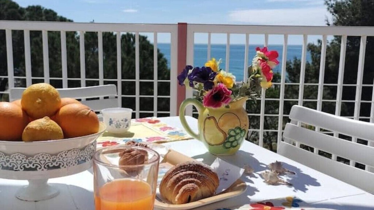 San Lorenzo Apartment | {[Apartment by the Sea+Terrace]}-Dan's House