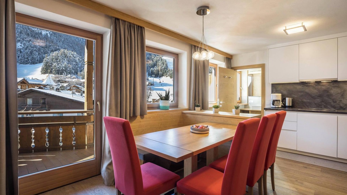 Mareo Apartment | Apartment "Rosalpina 2" in the Middle of the Ski Area with Mountain View, Wi-Fi & Balcony
