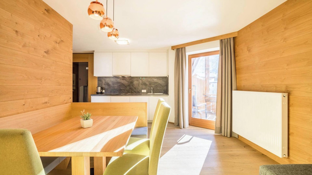 Mareo Apartment | Apartment "Rosalpina 3" in the Middle of the Ski Area with Mountain View, Wi-Fi & Balcony