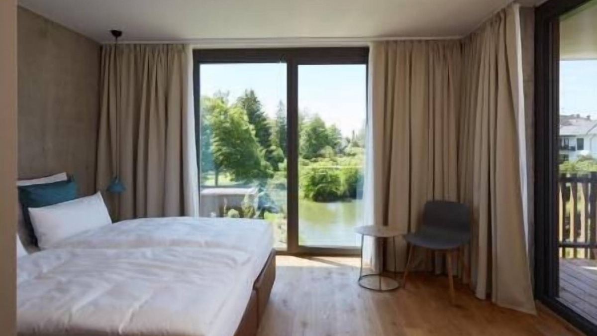 Singen Apartment | Apartment über dem Wasser, 57qm, 1 Schlafzimmer, 1 Wohn-/Schlafzimmer, Loggia, max. 4 Personen