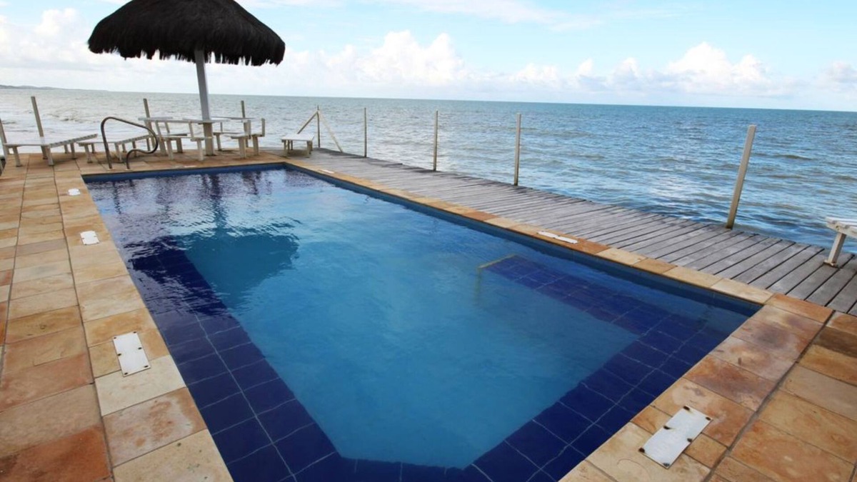 Maria Farinha Apartment | Apartment 02 side/sea view, ground floor, 1 suite and 1 bedroom. Solar Maradentro