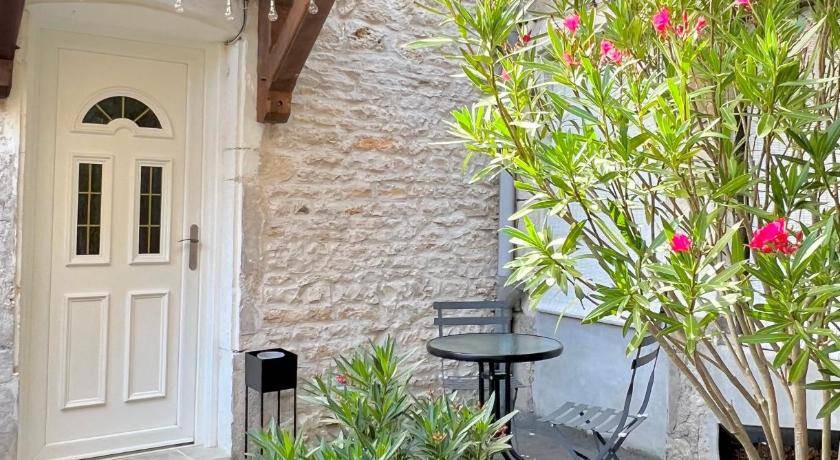 Chagny Apartment | Apartment ∙ 1 bedroom ∙ 2 guests
