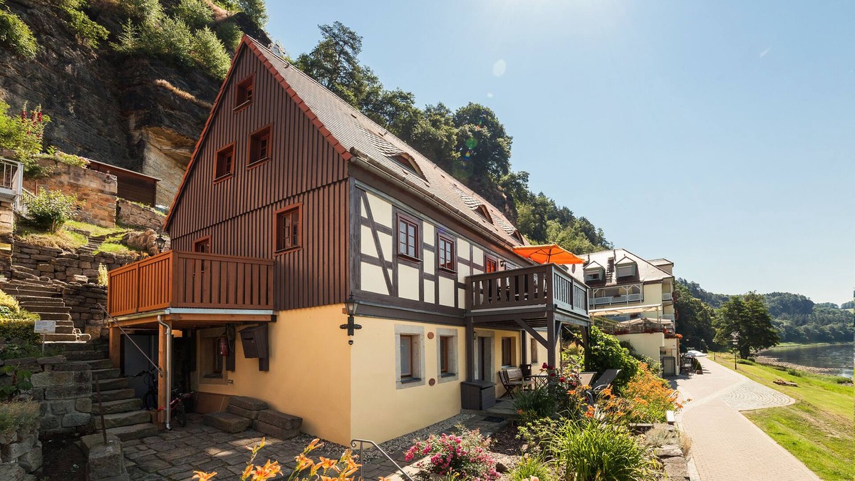 Niederrathen Apartment | Apartment 1 - Half-timbered house directly on the Elbe with a view of the Elbe