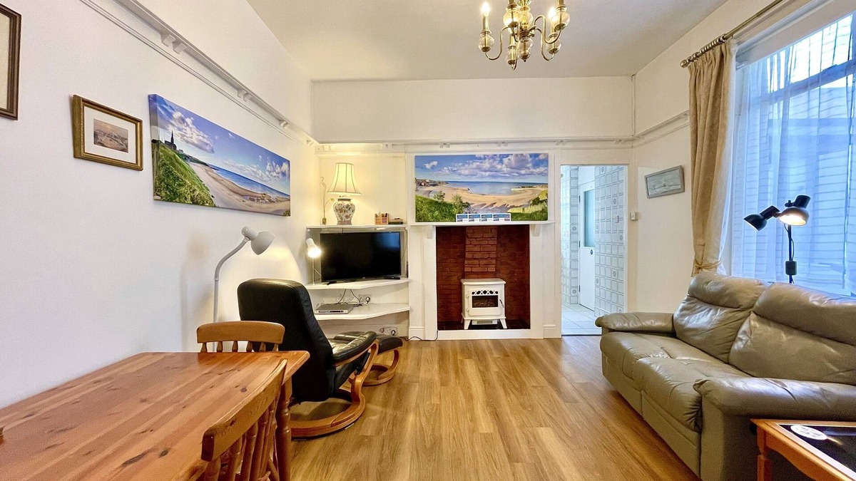 Cullercoats Apartment | Apartment 1 of 6 ground floor, quaint, at the sea