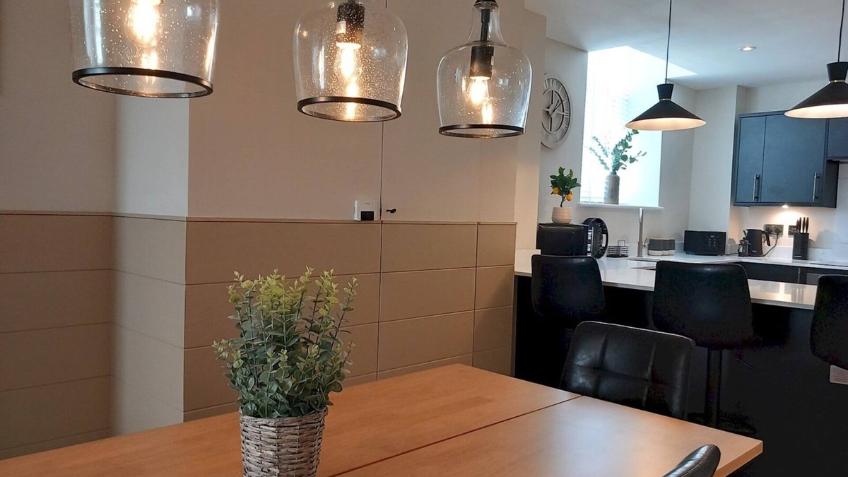 Bont Newydd Apartment | Apartment 1 Old Conservative Club in Historic Town | Pass the Keys
