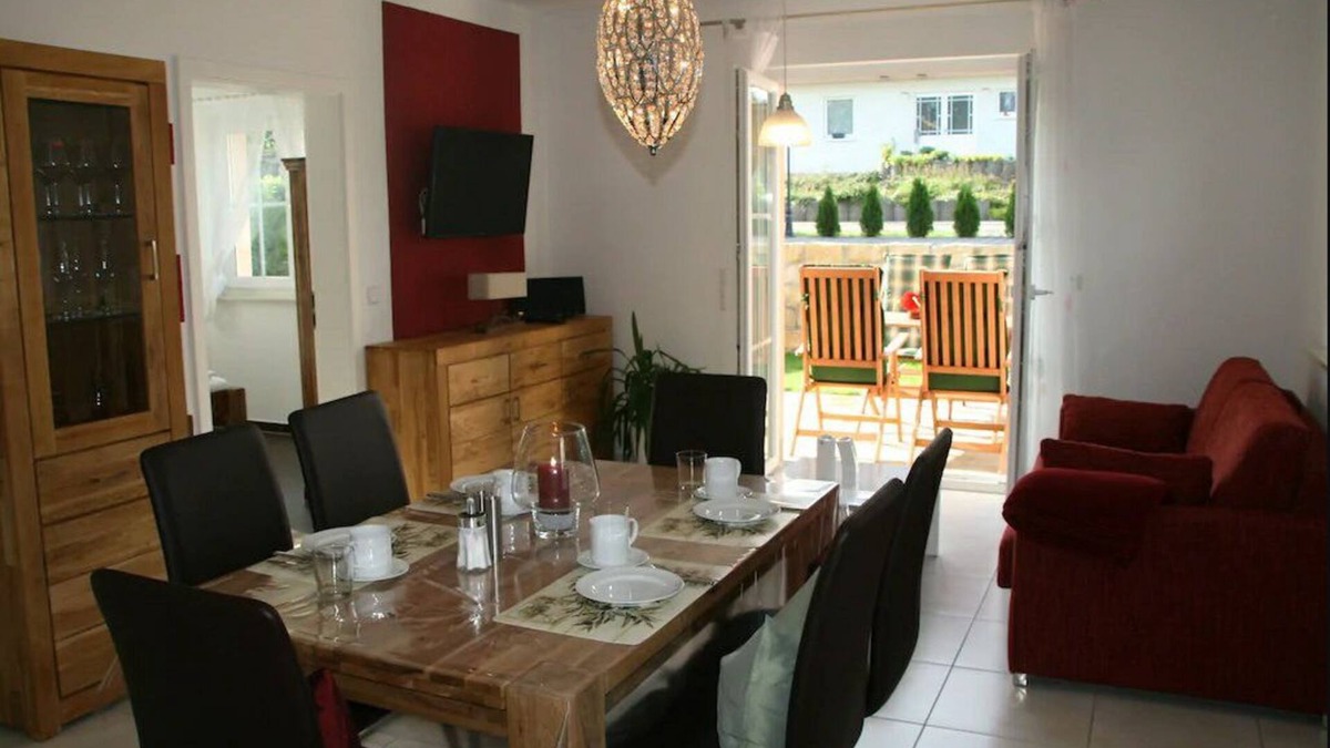 Staaken Apartment | Apartment 1 on the ground floor with small terrace in the apartment building on Sonnenhügel