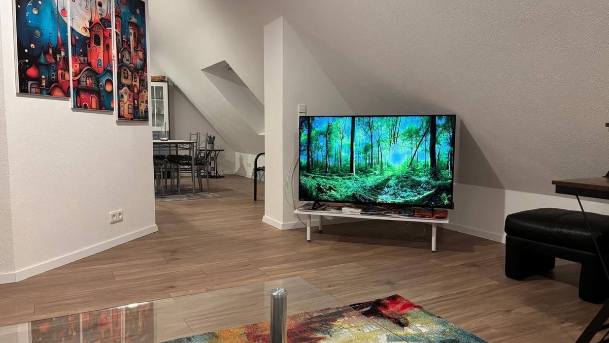 Engstingen Apartment | Apartment '1' with Balcony and Wi-Fi
