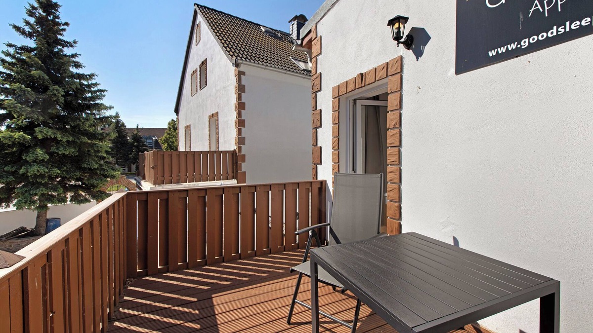 Irxleben Apartment | Apartment '1' with Lake View, Balcony and Wi-Fi
