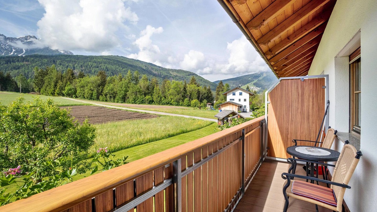 Valdaora di Sopra Apartment | Apartment '1' with Mountain View, Shared Garden and Wi-Fi
