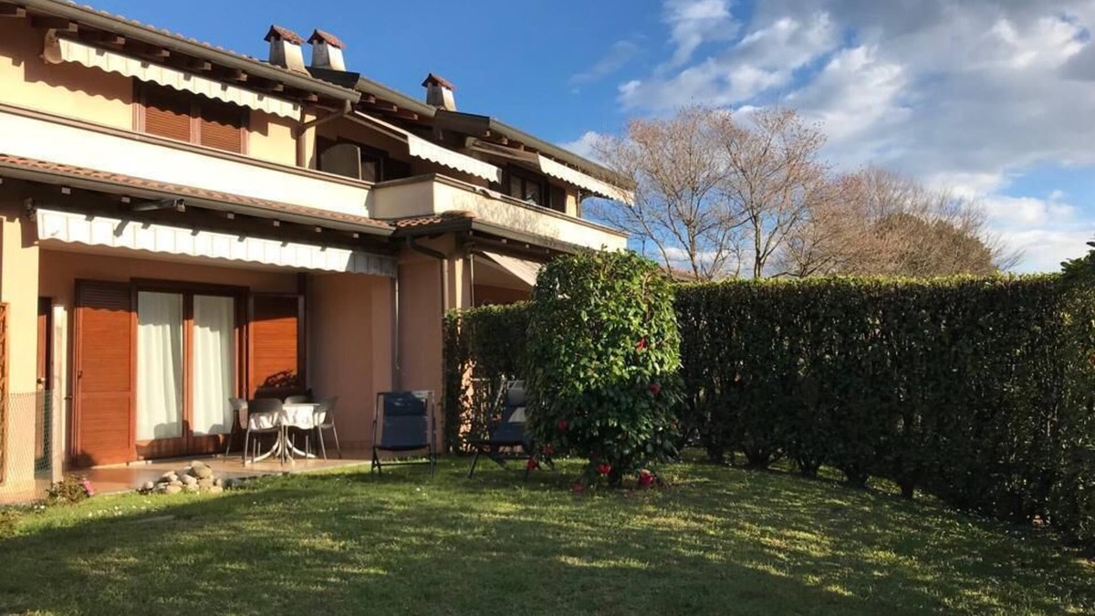 Besozzo Apartment | Apartment 10 minutes walk from the beach