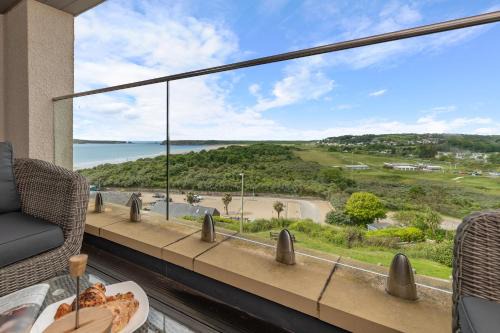 Tenby Apartment | Apartment 10 Waterstone House - Luxury Apartment with Sea Views