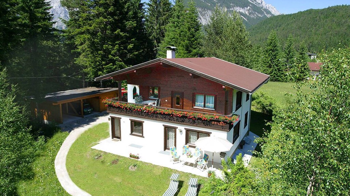 Weidach Apartment | Apartment 1st floor approx. 58sqm balcony, garden, panoramic view near ski lift & cross-country ski run