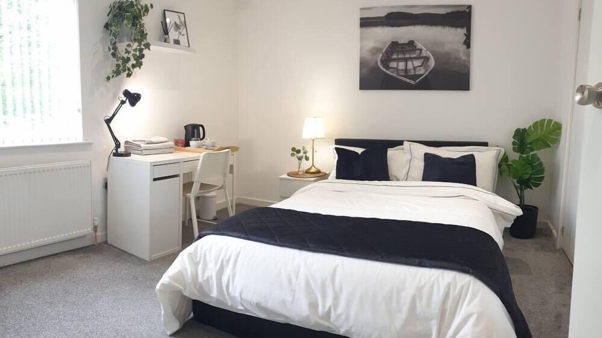 Barnsley Apartment | Apartment 2 at Tropicana House
