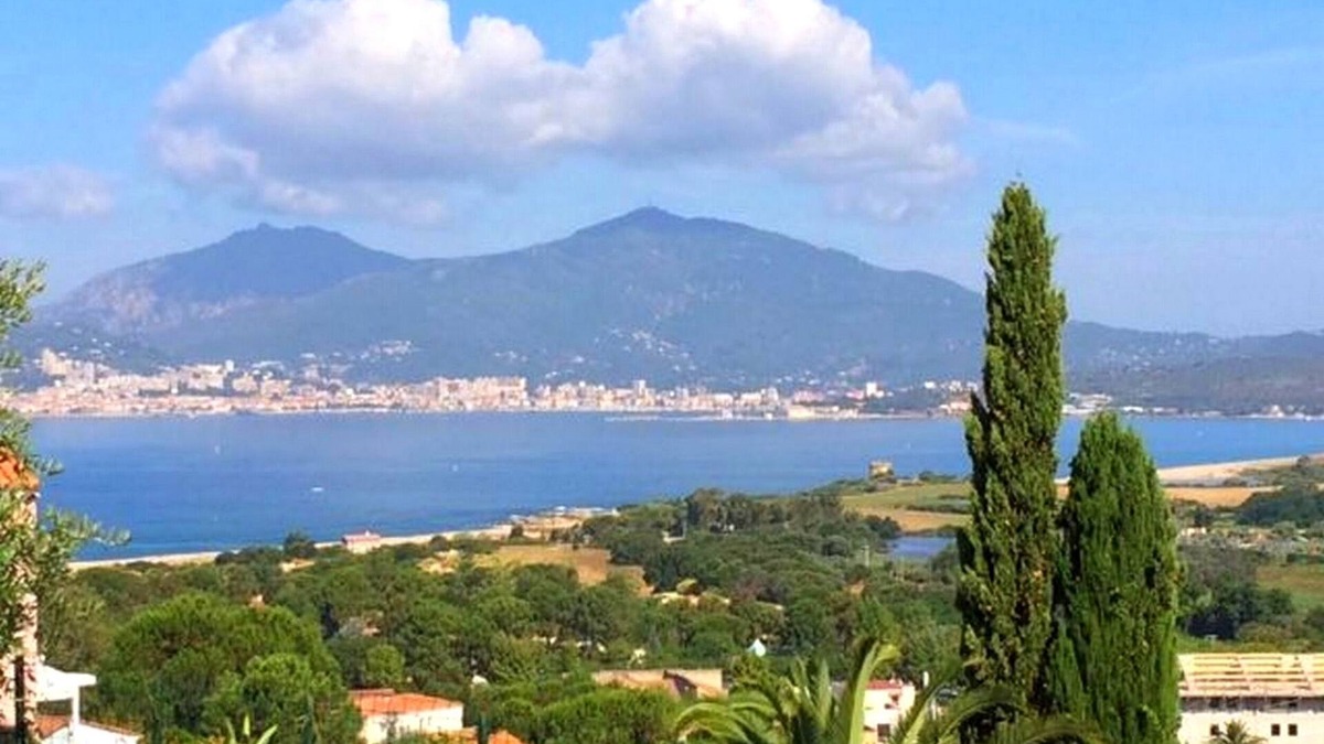Grosseto-Prugna Apartment | Apartment 2 bedrooms - 6 pers - Sea view, beach and shops on foot