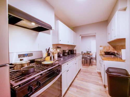 The Heights Apartment | Apartment ∙ 2 bedrooms ∙ 5 guests