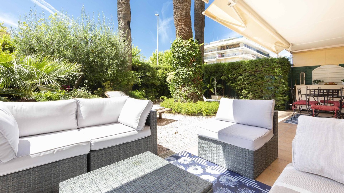 Pointe Croisette Apartment | Apartment 2 bedrooms/2 bathrooms/double terrace & Garden in Palm beach area