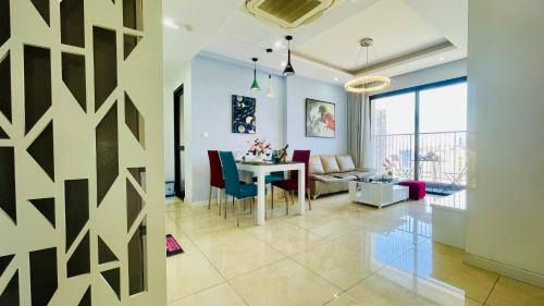 Trung Hoa Nhan Chinh Apartment | Apartment 2 bedrooms, 2 bathroom C6,7 Vinhomes D'Capitale