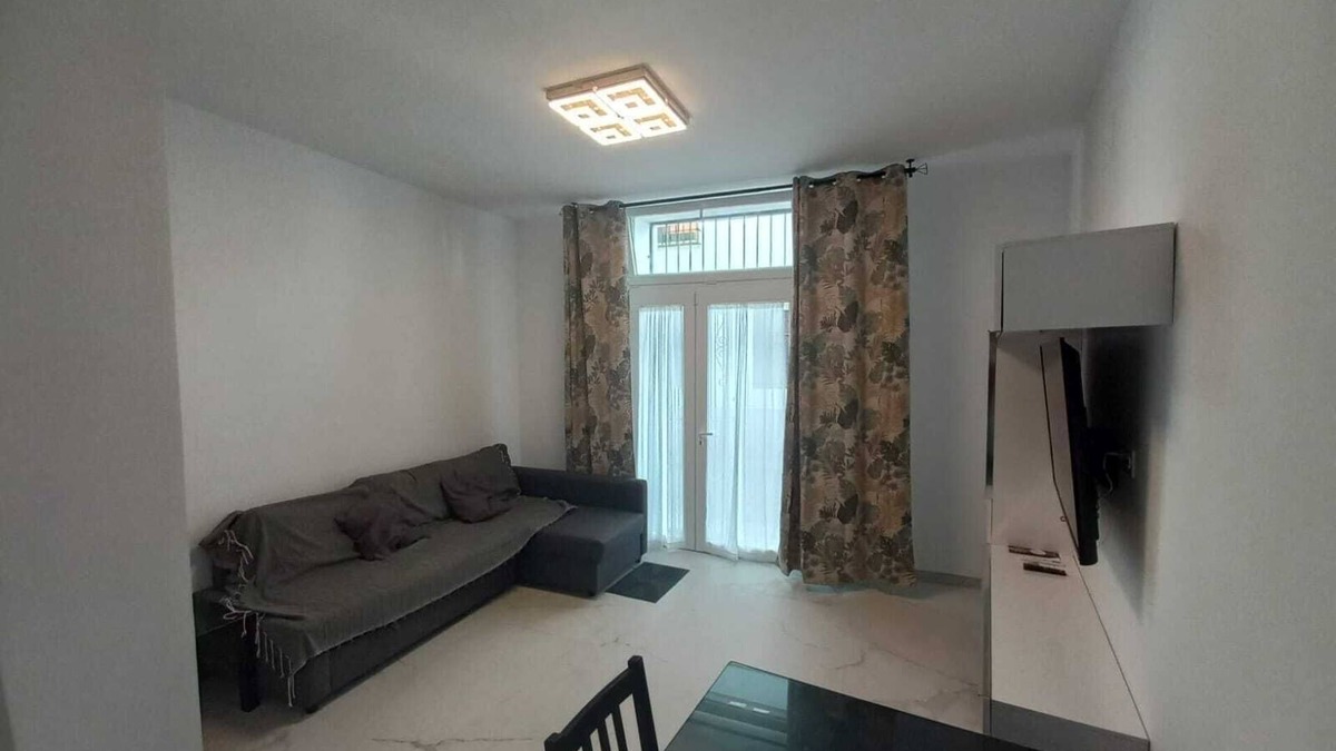 Ciudad Jardin Apartment | APARTMENT 2 HOUSE PUERTA DE ALMODOVAR