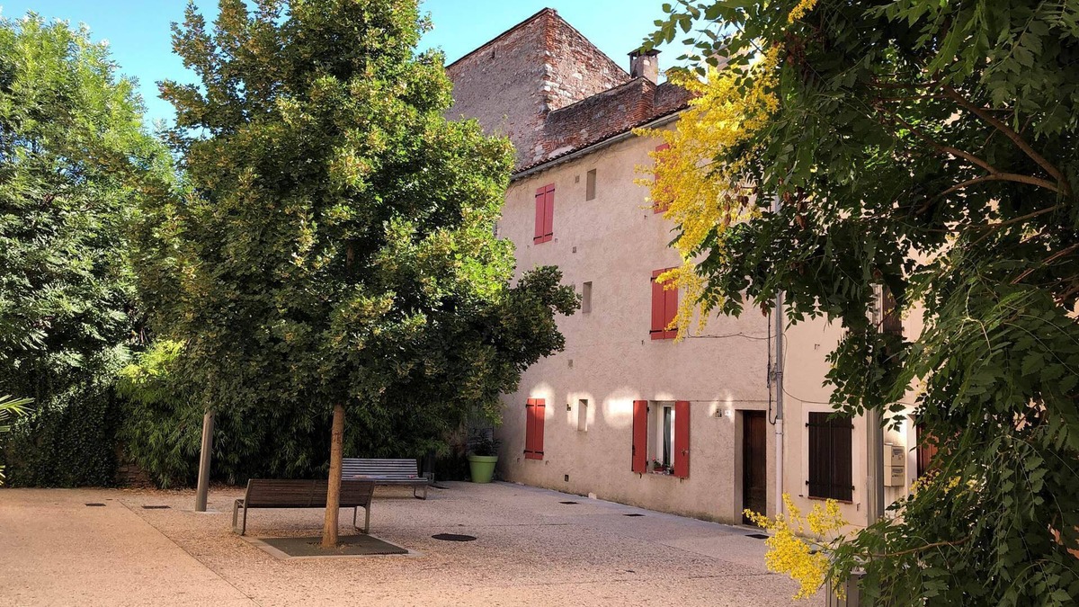 Cahors Apartment | Apartment 2*, place Saint Priest, floor 1