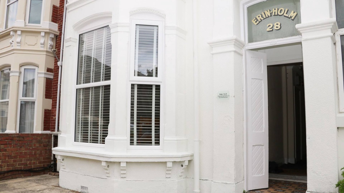 Southsea Cottage | APARTMENT 2, romantic, country holiday cottage in Southsea