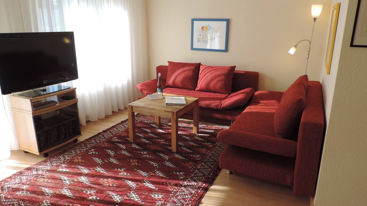 Fischbach Apartment | Apartment, 2 rooms, kitchen, bathroom, balcony, WiFi- only 3 minutes walk to the lakeshore