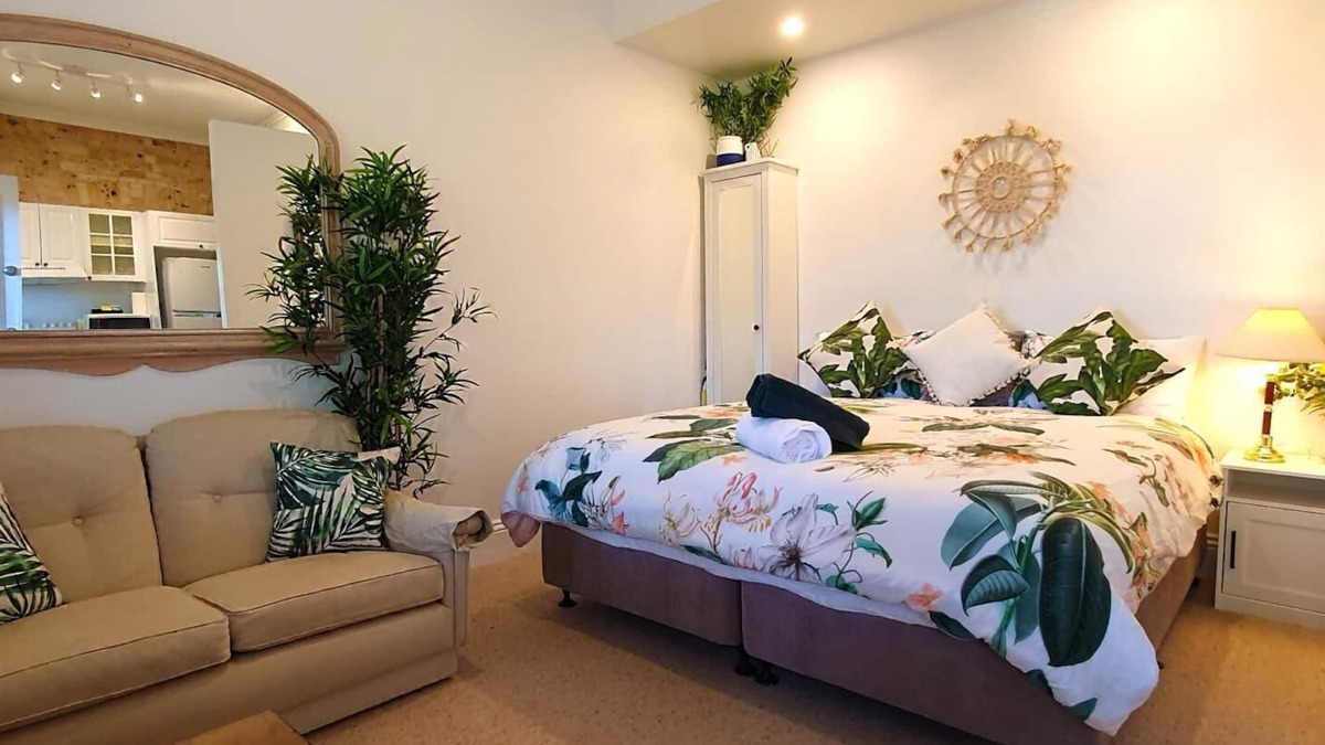 Narrabeen Apartment | Apartment 2 - The Coachhouse