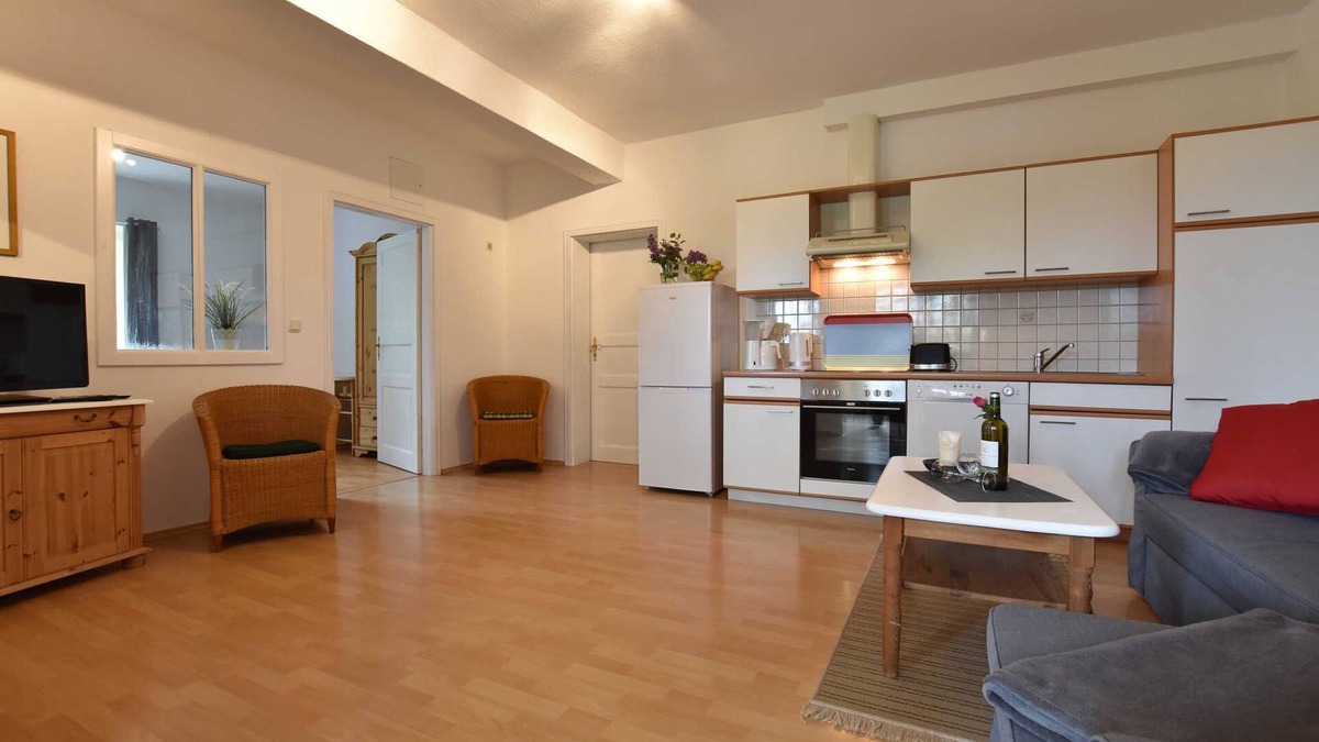 Stove Apartment | Apartment 2 with 2 bedrooms (2-5 pers.) on the ground floor - Villa Seeheim vacation property directly on the waterfront