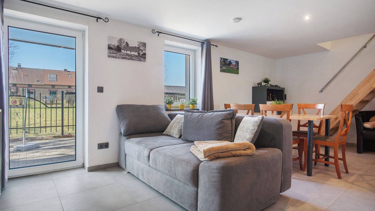 Schmatzin Apartment | Apartment '2' with Private Terrace, Private Garden and Wi-Fi
