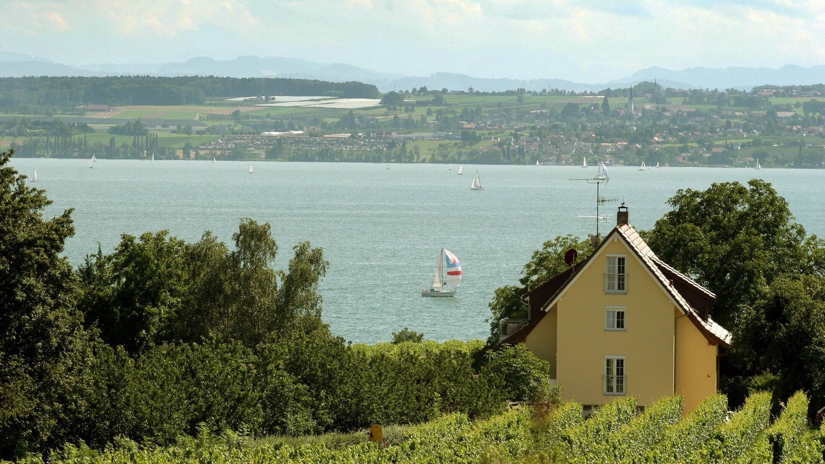 Stetten Apartment | Apartment '2' with Private Terrace, Private Garden and Wi-Fi