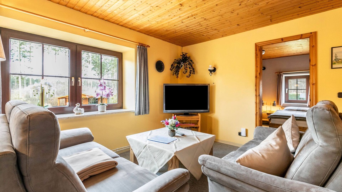Ostrohe Apartment | Apartment '2' with Shared Terrace and Wi-Fi