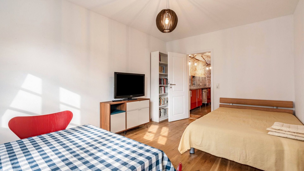 Loschwitz Apartment | Apartment '2 Zimmer Erdgeschoß' with Shared Terrace, Shared Garden and Wi-Fi