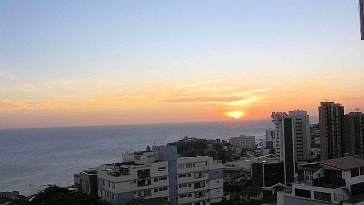 Rio Vermelho Apartment | Apartment 3/4 with 2 suites front of the sea