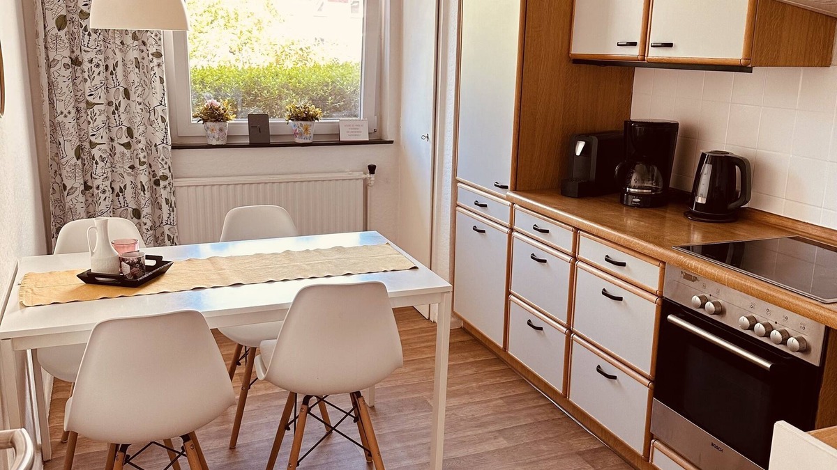 Heppens Apartment | Apartment 3 - Central but quiet near the beach with optimal shopping facilities