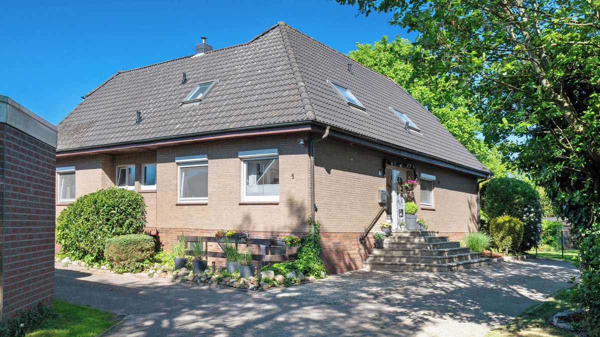 Altenwalde Apartment | Apartment '3 Raum Ferienwohnung' with Private Roof Terrace, Balcony and Wi-Fi