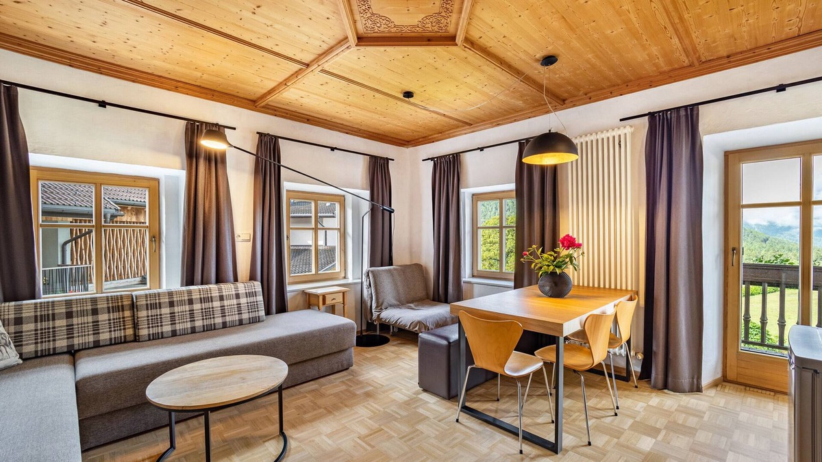 Issengo Apartment | Apartment '3' with Mountain View, Shared Pool and Wi-Fi
