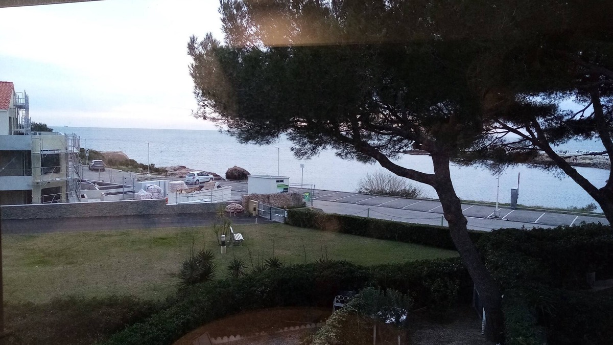 Martigues Apartment | Apartment 32 m² in CARRO 4 persons sea view 100 meters from the beach