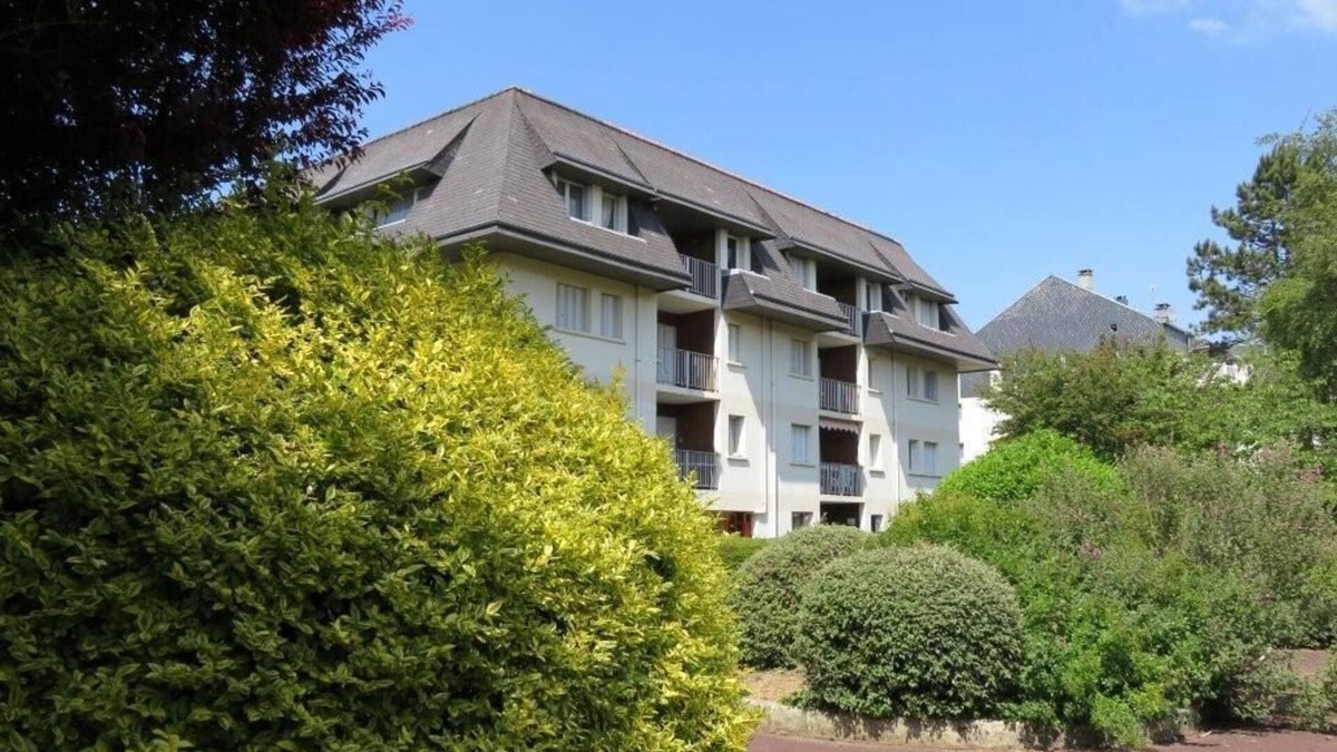 Cabourg Apartment | Apartment 35 m2 Terrace Garden Secure parking classified 3 * gites de France