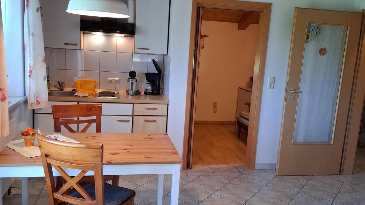 Frasdorf Apartment | Apartment 35 sqm, balcony, living/bedroom with double bed, W-Lan, TV
