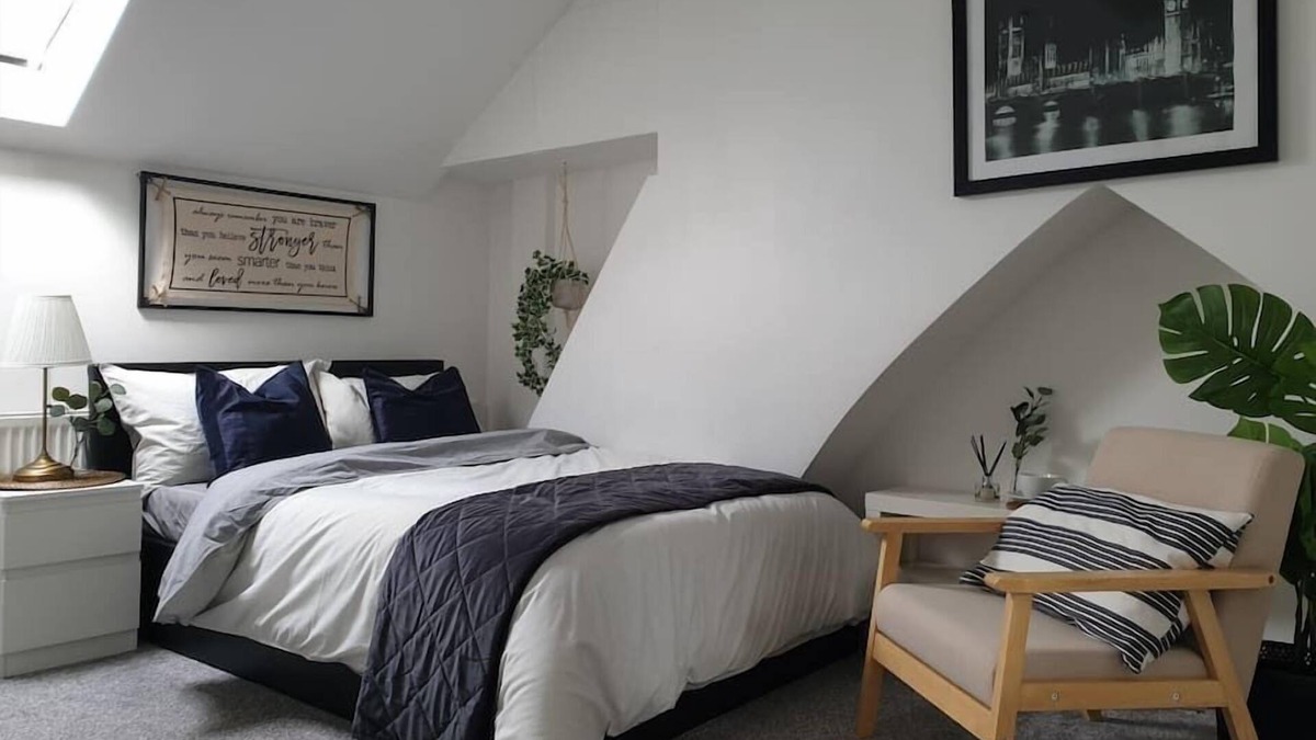 Barnsley Apartment | Apartment 4 at Tropicana House