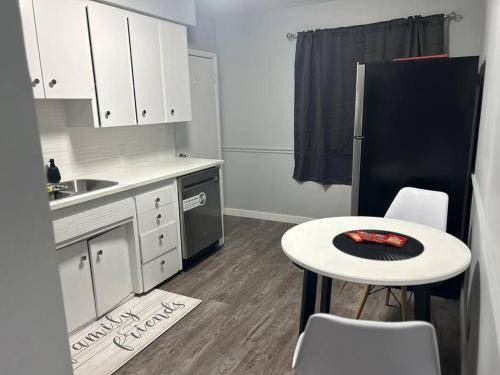 Northwest Calgary Apartment | Apartment ∙ 4 bedrooms ∙ 8 guests