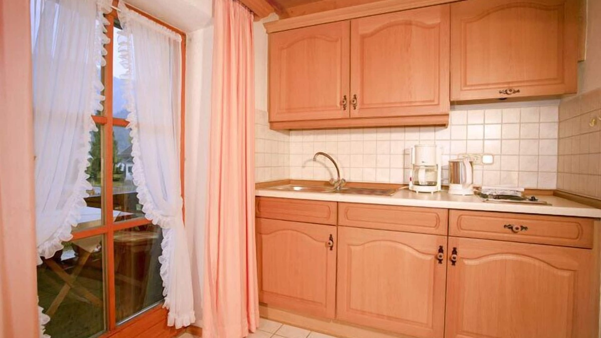 Kreuzfeld Apartment | Apartment 4 for 2 persons with balcony, 27 sqm, kitchen, living room/bedroom