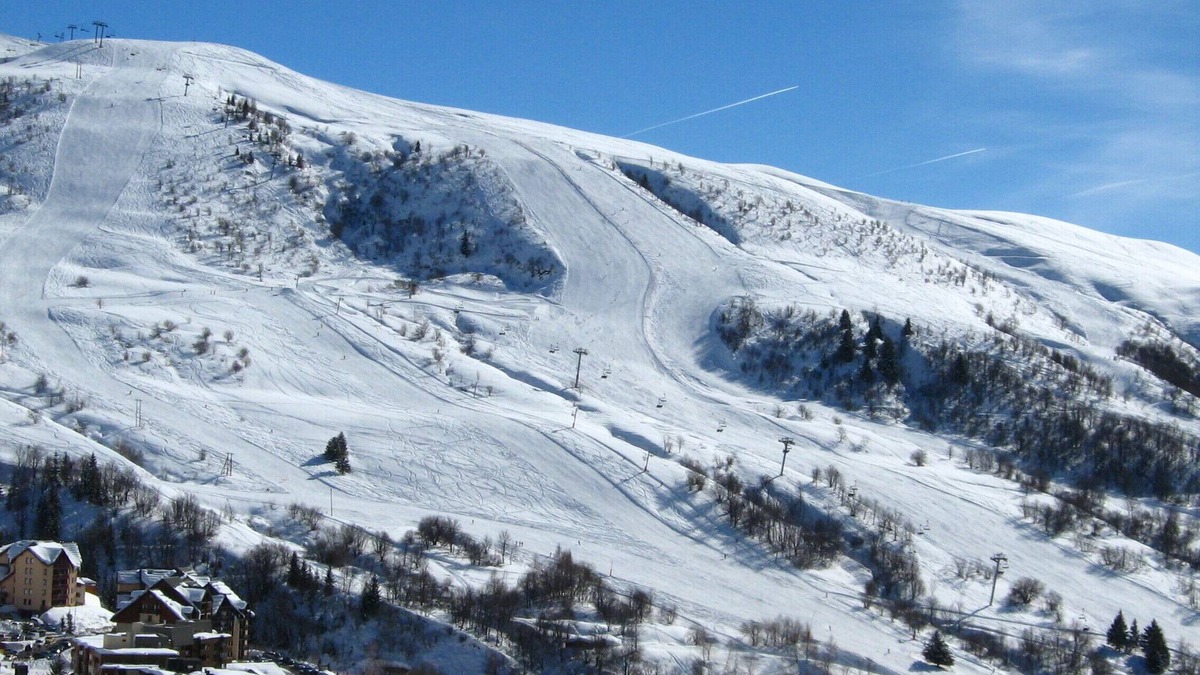 Montgellafrey Apartment | APARTMENT 4 pers/300m OF BALNEOTHERAPY AND SHOPS