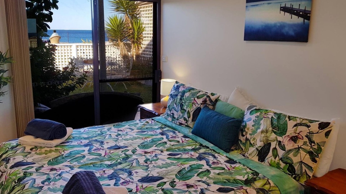 Narrabeen Apartment | Apartment 4 - The Coachhouse